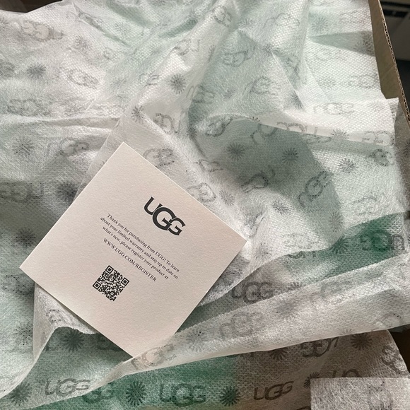 Ugg Rainboots - Picture 3 of 4